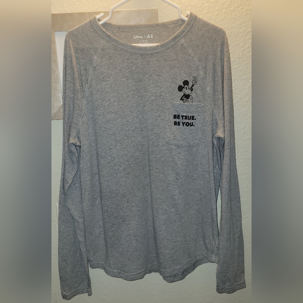 Disney X AE Long Sleeve Heathered Gray Pocket T-Shirt Sz Med